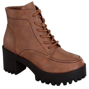 FOREVER brand new booties never worn ! Perfect !